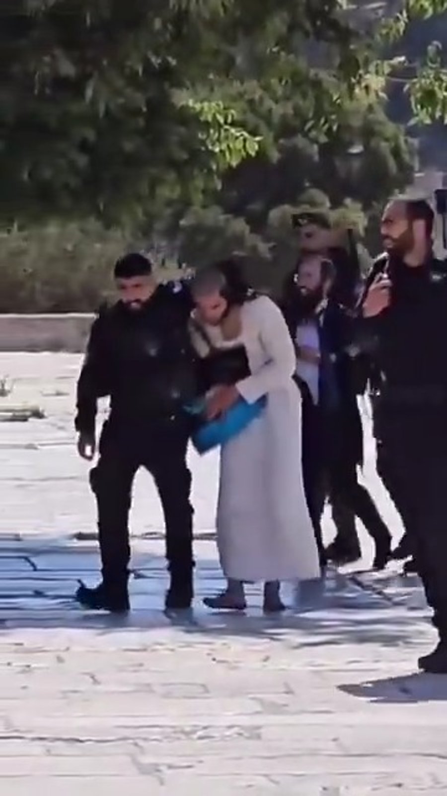 מעצר הכוהנים לאחר הטקס