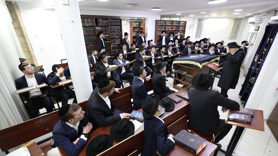 הגרמ"ה הירש בישיבת 'בינת התורה'