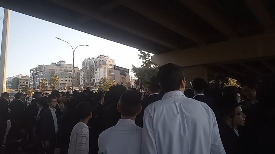 הפגנת הקיצונים בכניסה לבני ברק