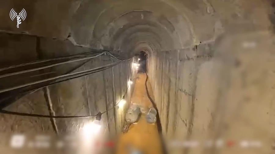 תיעוד מתוך המנהרה