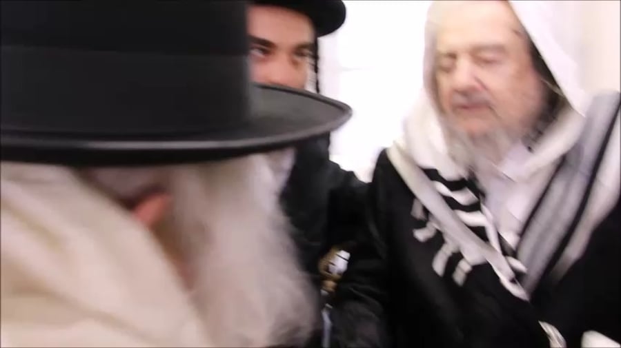 הגה"צ רבי יהושע דוד טורצין בביקור אצל הגה"צ רבי יעקב מאיר שכטר