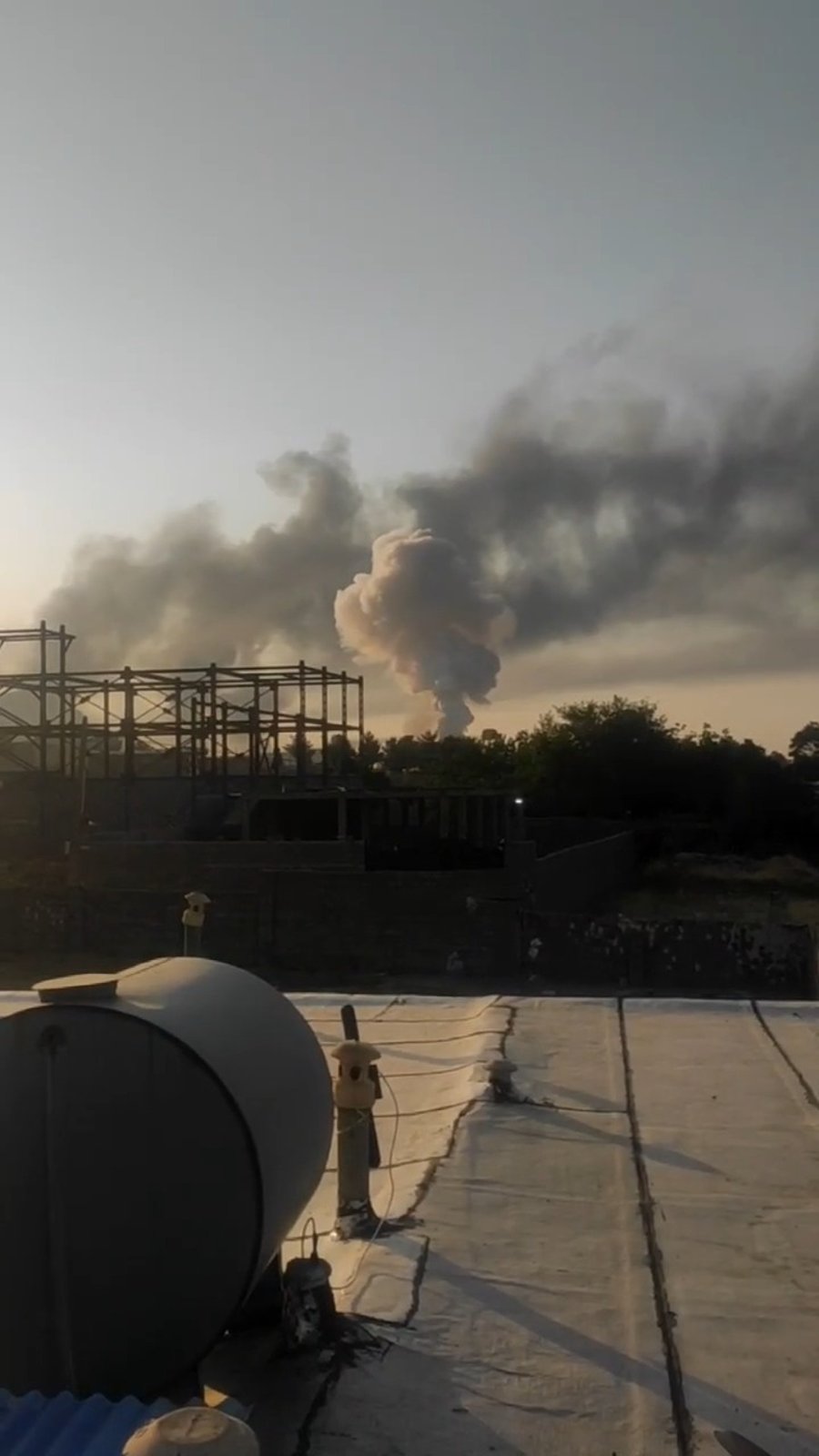 איראן עולה בלהבות