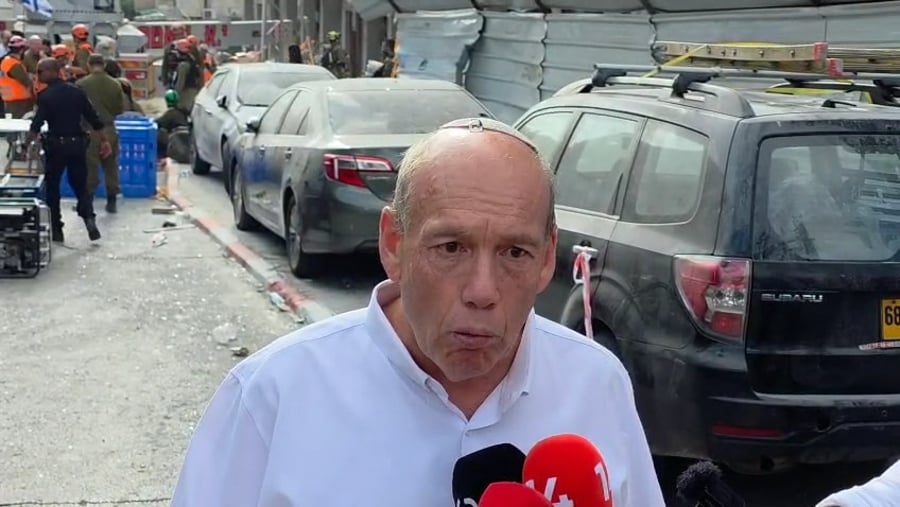 דבריו של המבקר | צפו