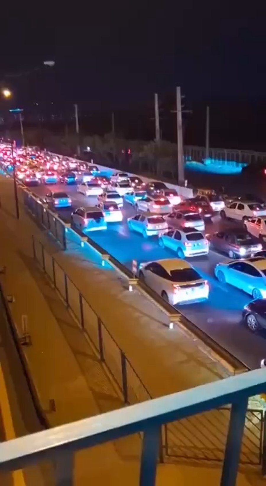 תושבים איראנים בורחים מאזורי התקיפות 