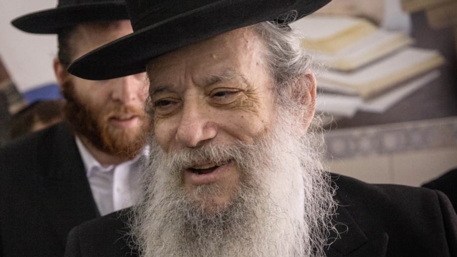 ראש העיר חנוך זייברט מודיע לתושבי בני ברק שאפשר לצאת מהמרחבים המוגנים