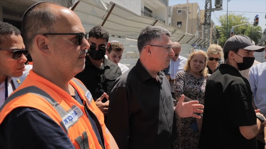 השר גדעון סער בתדרוך לשגרירים הזרים