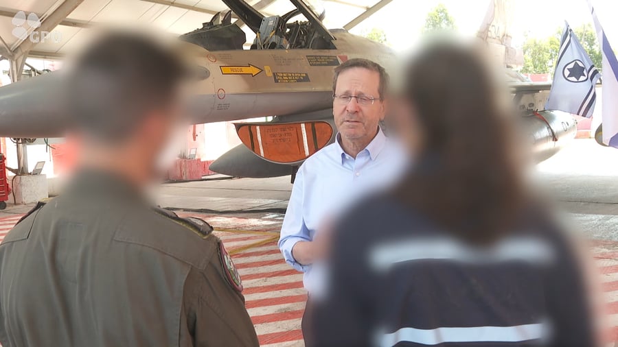 הביקור של הנשיא בכנף 1