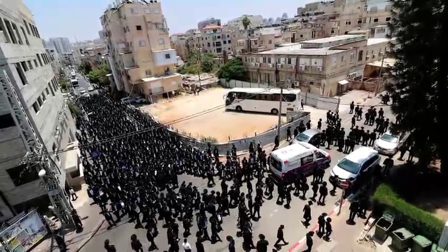 מסע הלוויית הגאון רבי ישראל סוקל זצ"ל