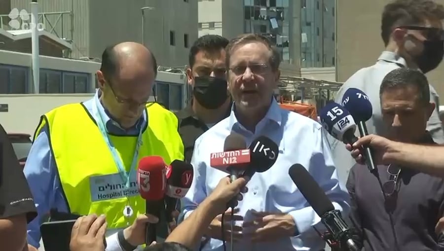 נשיא המדינה בביקור בבית החולים 