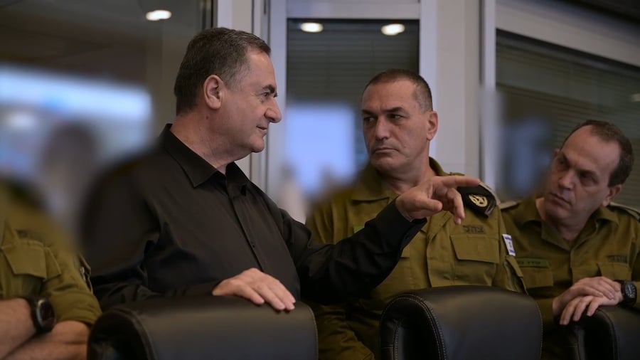 שר הביטחון והרמטכ"ל בבור בקריה