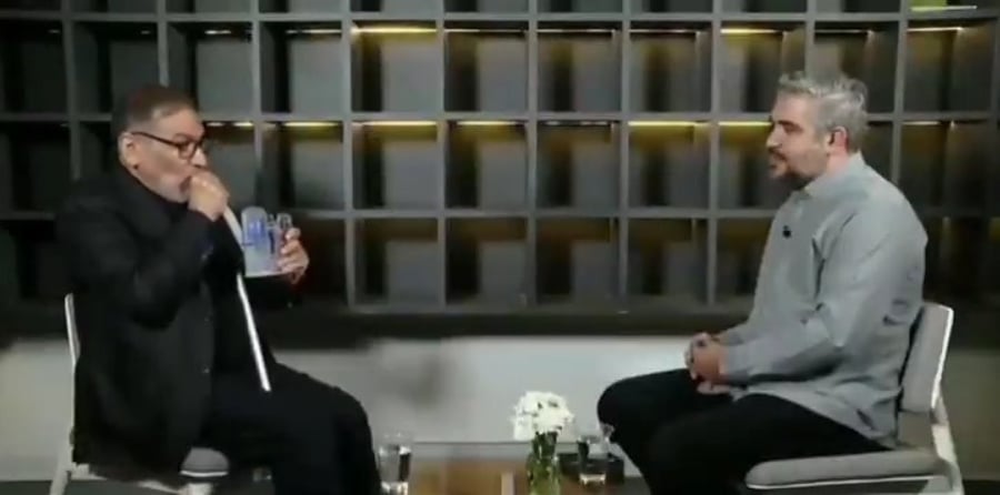 שואף תוך כדי הראיון