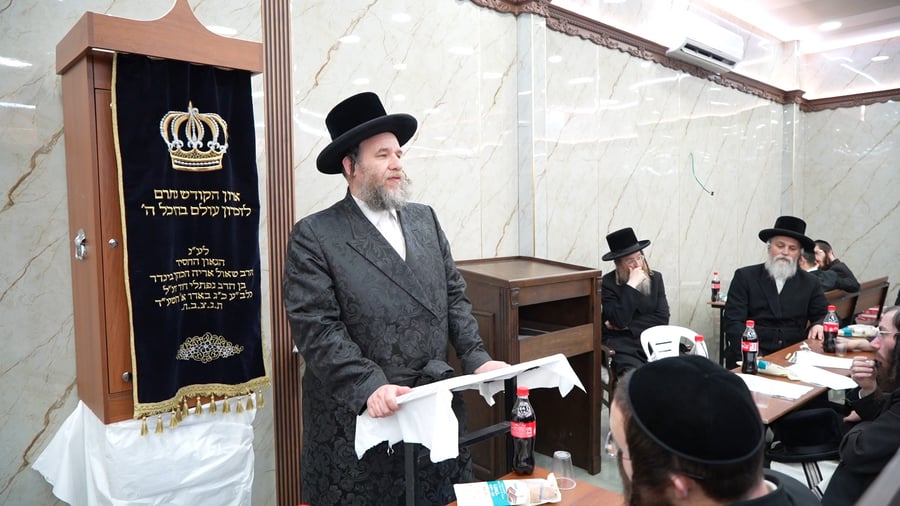 הגה"צ רבי יעקב מרדכי הגר בביקור בכולל ויז'ניץ באלעד