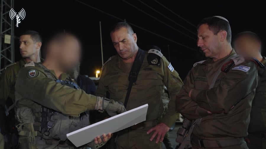 הרמטכ"ל בזירת הפיגוע