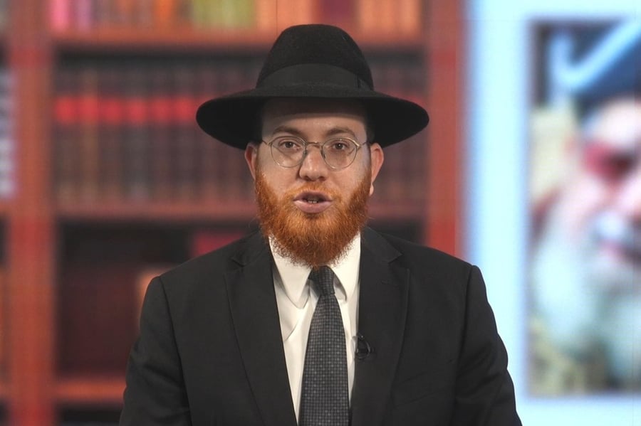 בין המצרים: האם מותר להאזין לשירים שקטים או פרקי חזנות?