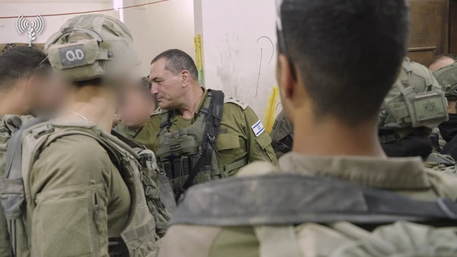 הרמטכ"ל עם הלוחמים בעזה