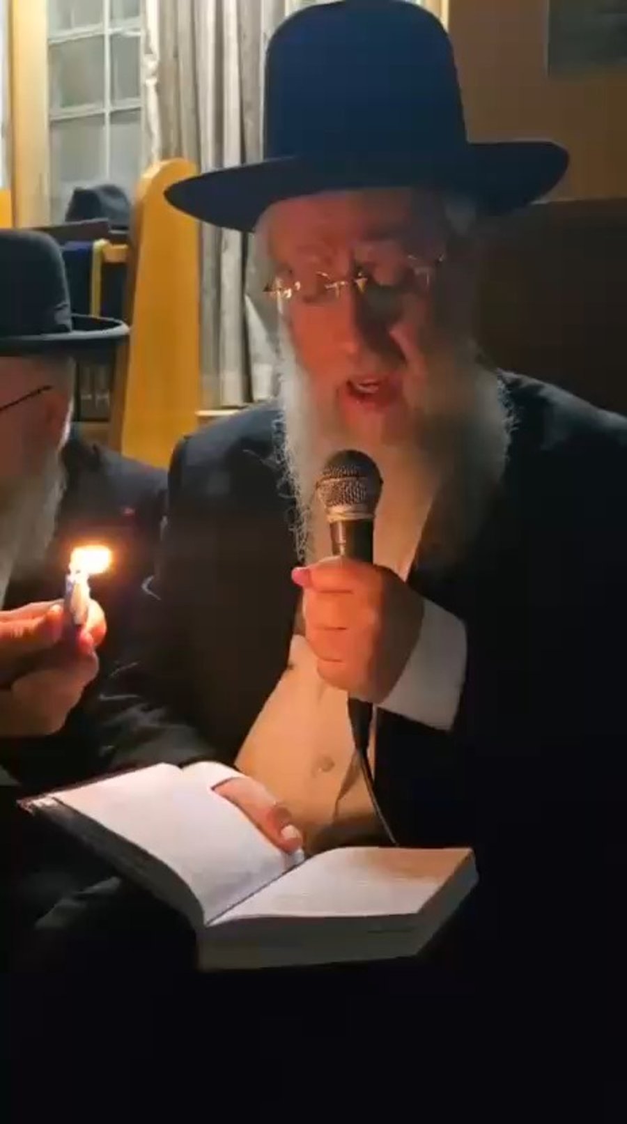 הגאון רבי דוד יוסף מקונן אל החורבן