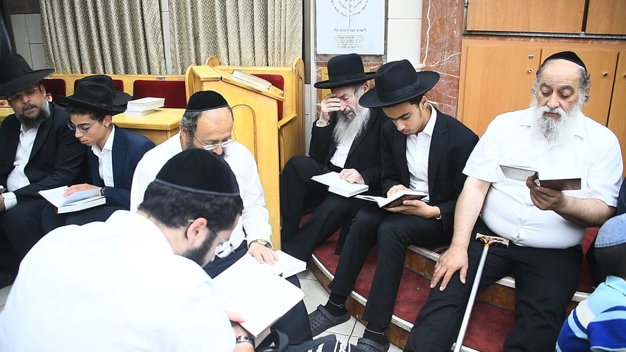 תשעה באב אצל הגאון רבי ניסים בן שמעון