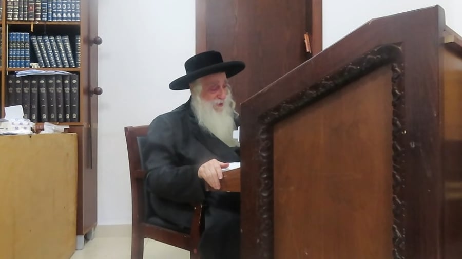 תשעה באב בחצה"ק צאנז