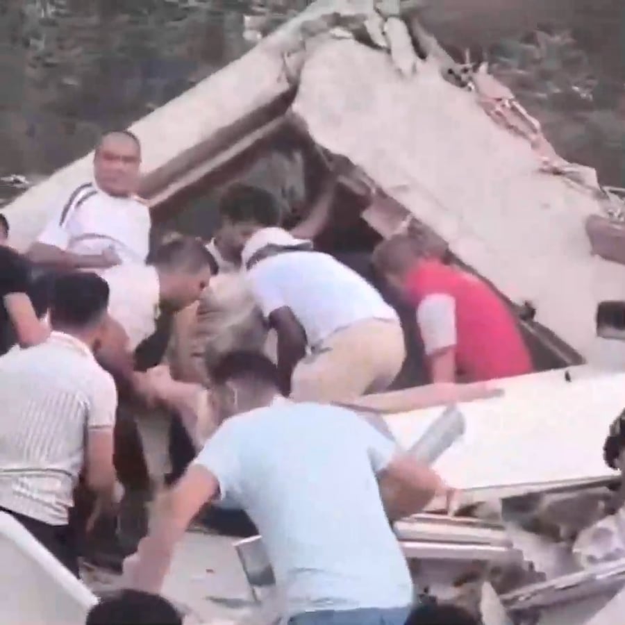 חילוץ פצועים מההריסות