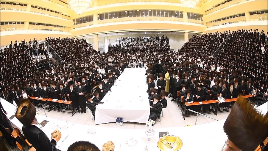 מוצאי שבת נחמו בחצה"ק סקולען ירושלים 