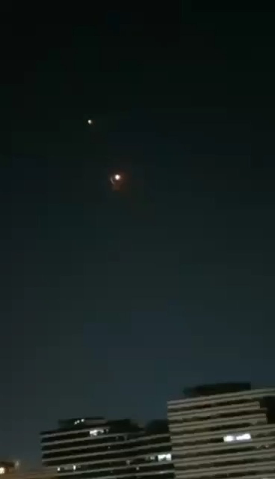 הבזקי הטילים בשמי טהרן הלילה