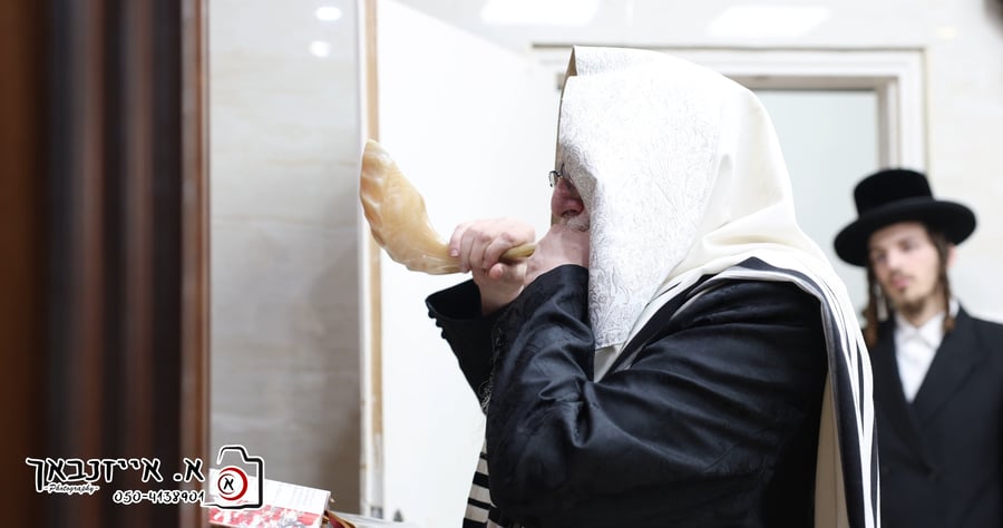 ראש חודש אלול אצל האדמו"ר מצאנז