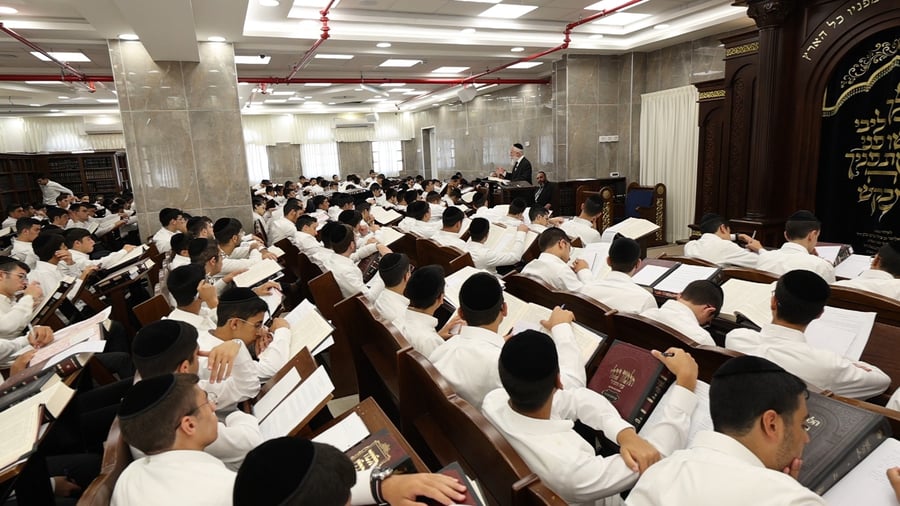 פתיחת הזמן בישיבת 'אבני נזר'