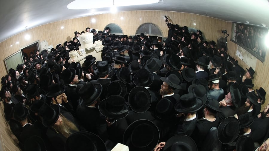 מעמד הקבורה באוהל בית קרעטשניף