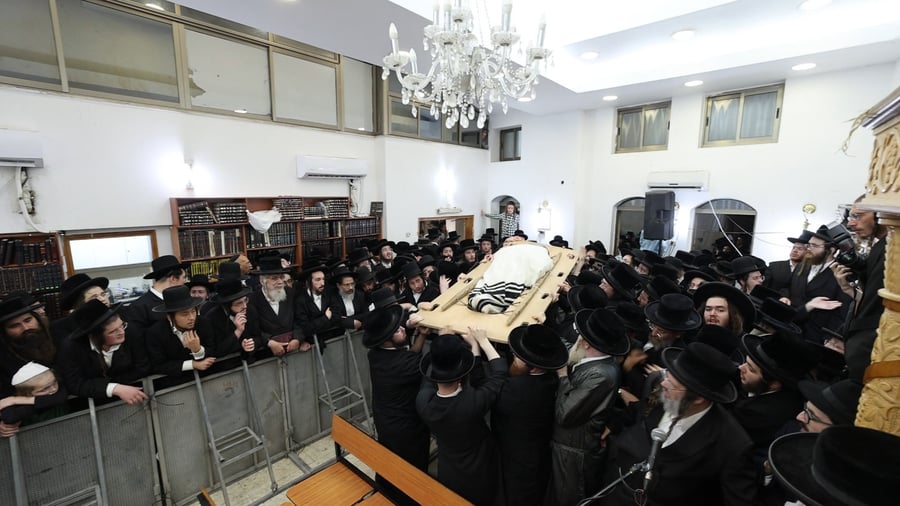  וַיְהִי בִּנְסֹעַ הָאָרֹן 