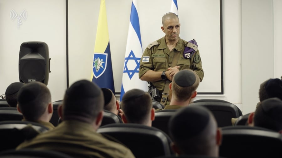 ראש אגף כוח אדם, אלוף דדו בר כליפא, בשיחה עם המתגייסים החרדים