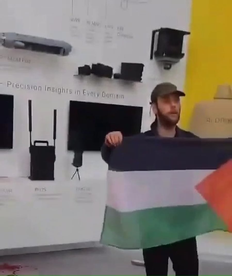 האנרכיסטים בתערוכה