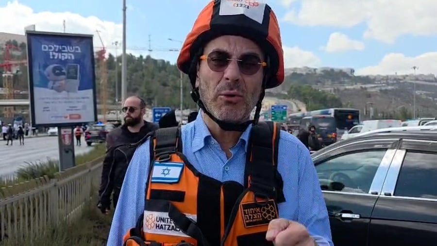 מהזירה הקשה בצומת רמות: אלי ביר נשיא ומייסד איחוד הצלה מספר על הפיגוע הקשה שאירע בסמוך לביתו