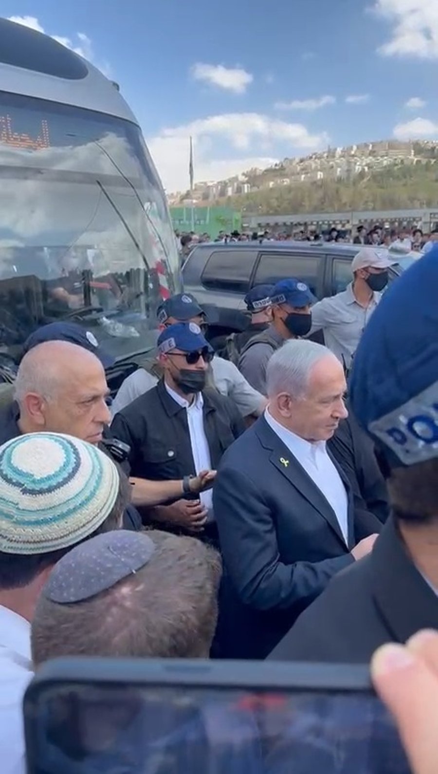 ראש הממשלה בזירת הפיגוע