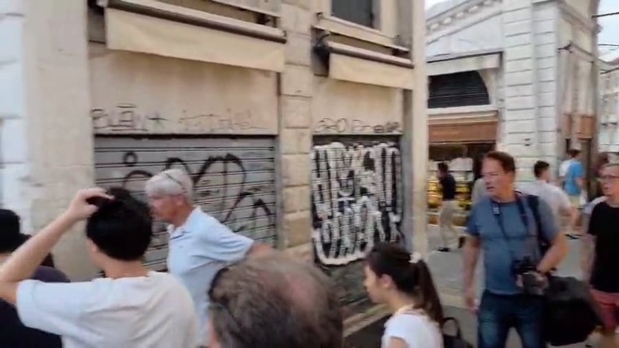 הצעקות האנטישמיות בונציה