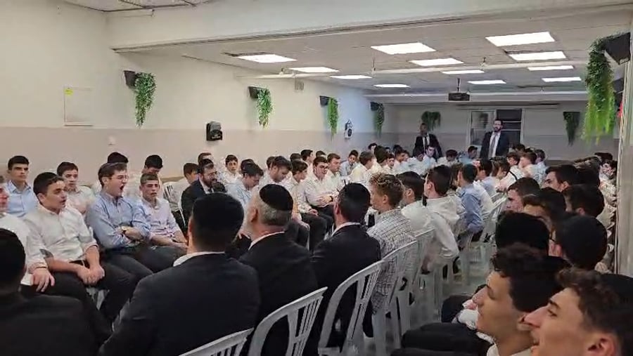 תיעוד מהזיץ המקומי