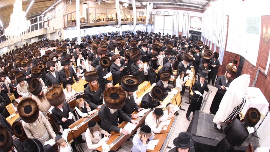 סליחות ראשונות בחצה"ק פינסק קרלין