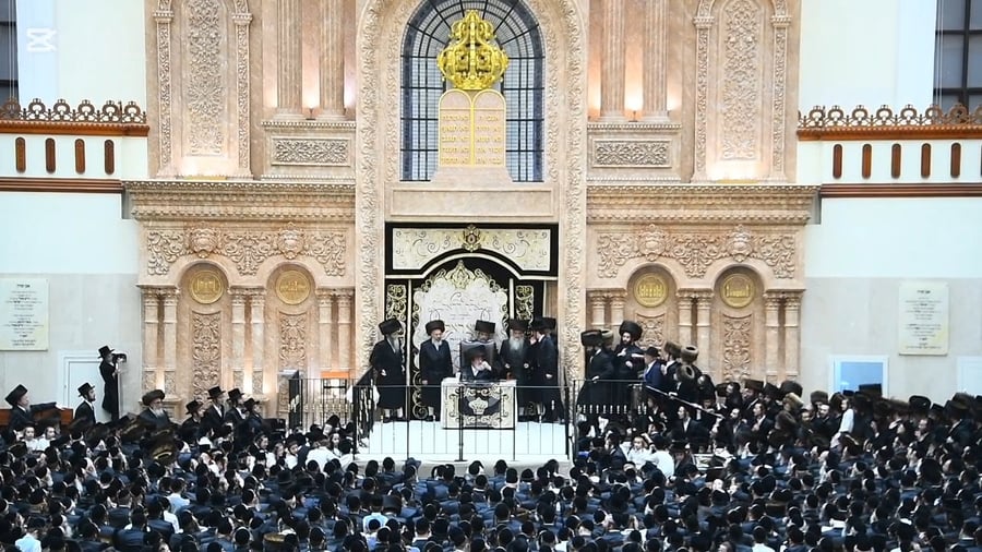 סליחות ראשונות בחצה"ק ויז'ניץ 