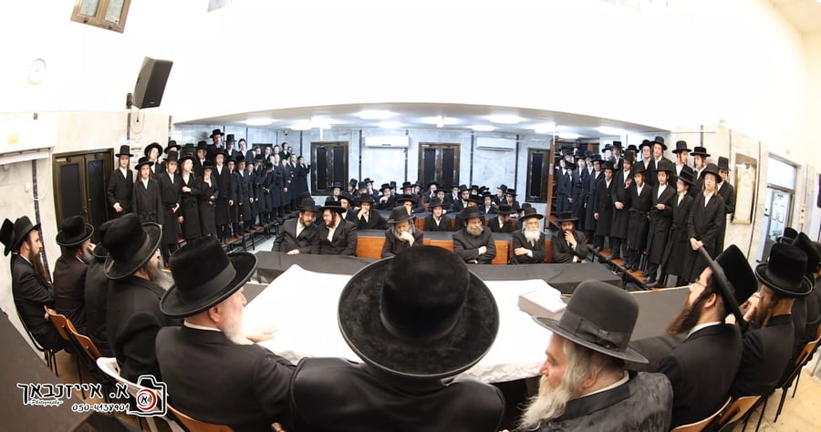 מעמד תחילת כתיבת ס"ת לישיבת מהרי"ט