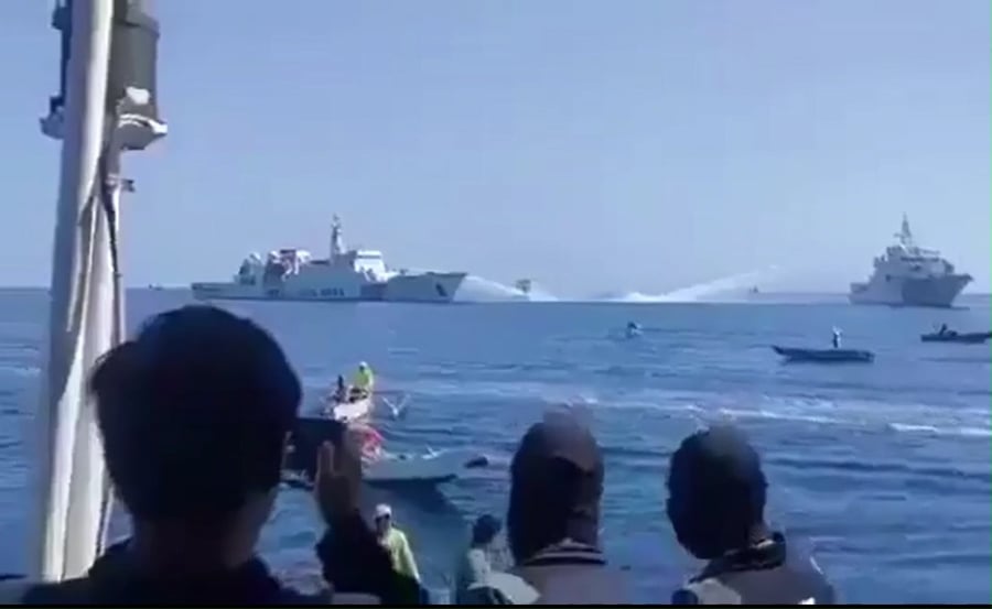 העימות החריף בין סין לפיליפינים 