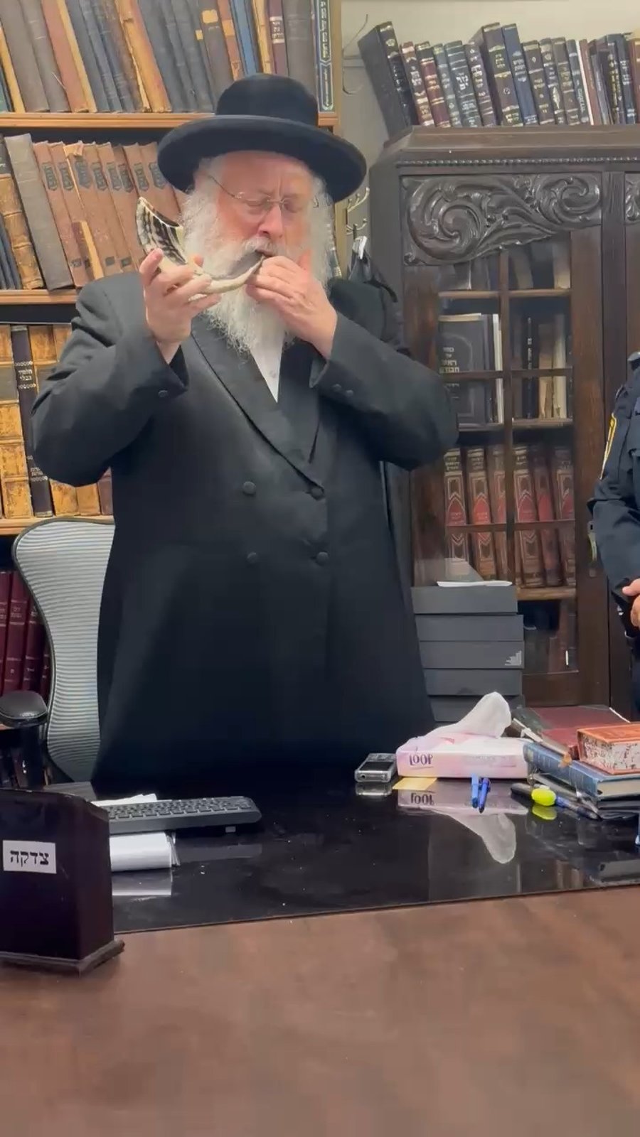 הגרחי"א לנדא בתקיעת שופר