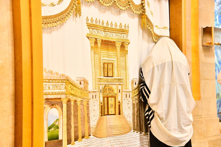 פרשת ניצבים: האם בימים נוראים חובה להקפיד על שליח ציבור צדיק?