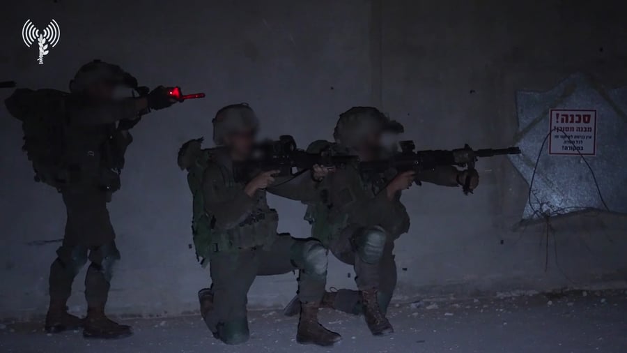 תיעוד מאימוני כוחות אוגדה 98 לקראת תחילת המבצע