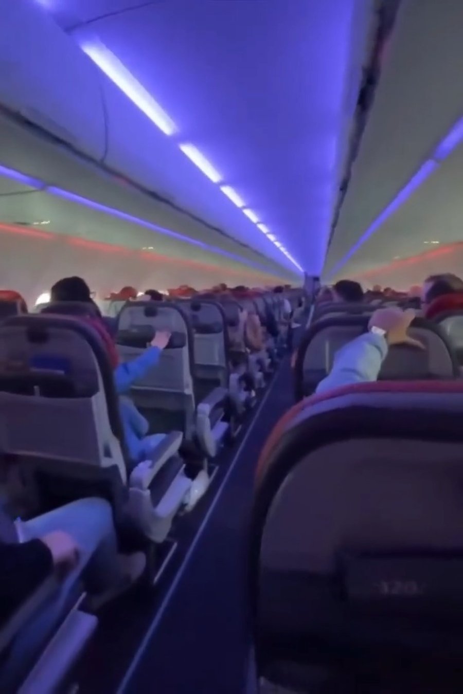 המטוס בתוך סופת הברד