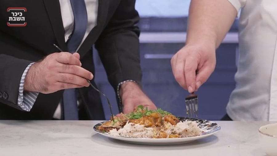 השף אבי מילר בתוכנית מבשלים בכיכר מפתיע עם פרגיות ממולאות - צפו