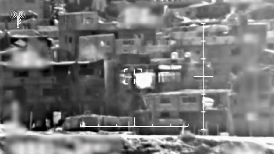 השמדת מחסן אמצעי לחימה על ידי חיל הים