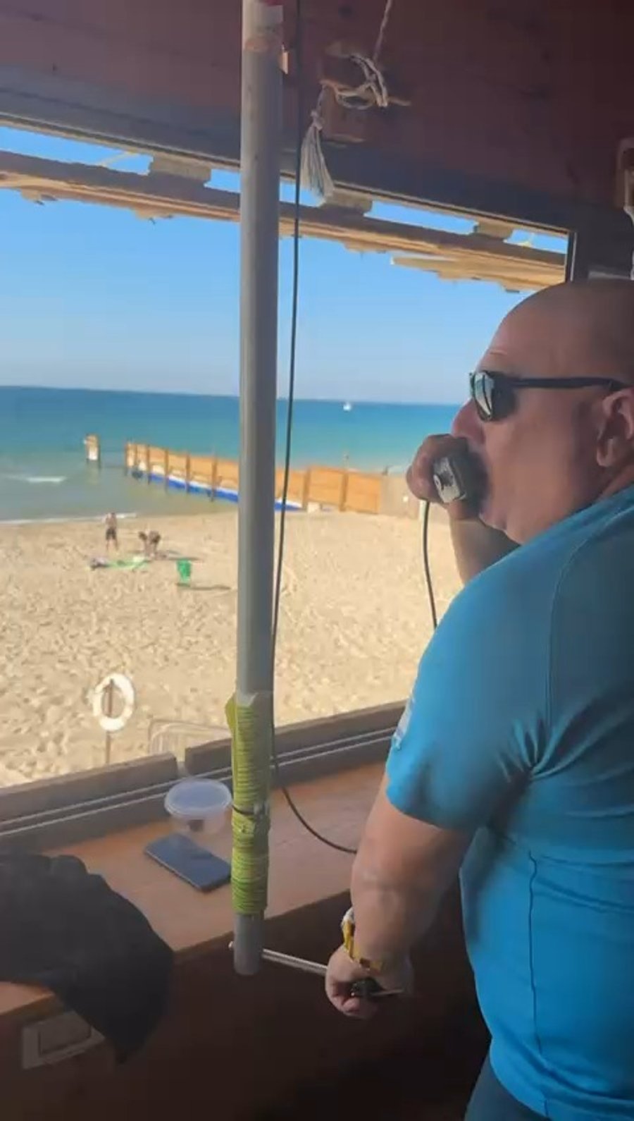 שירותי ההצלה של עיריית אשקלון מבקשים מהמבקרים בחופים לצאת מהמים