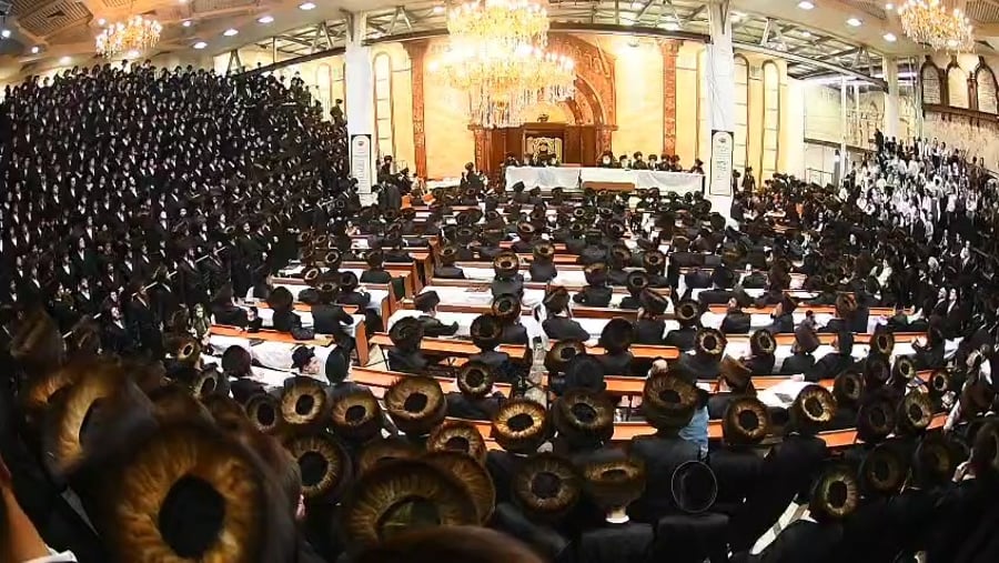 האדמו"ר מדושינסקיא בשמחת בית השואבה