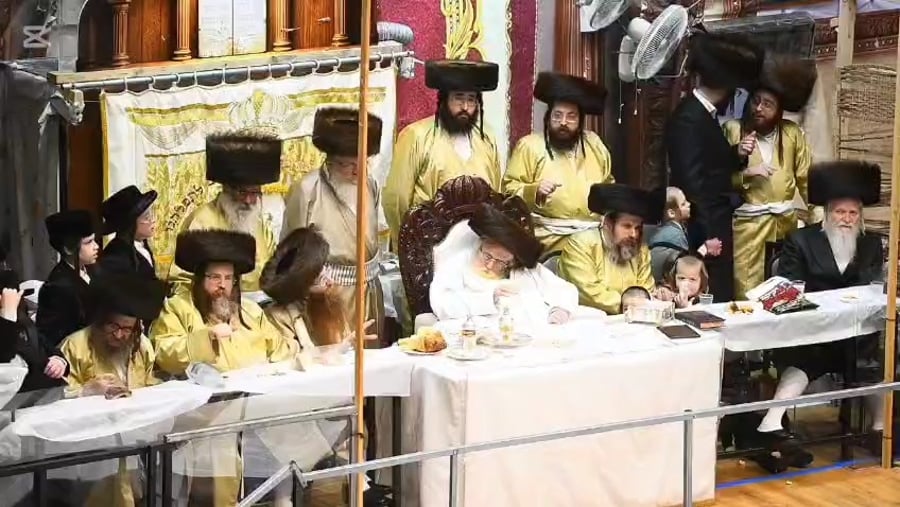 האדמו"ר מתולדות אברהם יצחק בטיש חוה"מ סכות