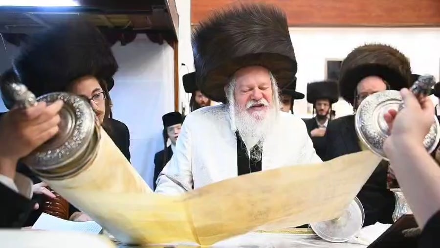 האדמו"ר מפרמישלאן בקריאת משנה תורה