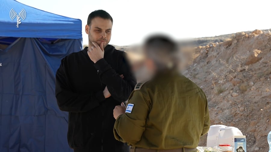 אלון אהל עם נציגי צה"ל